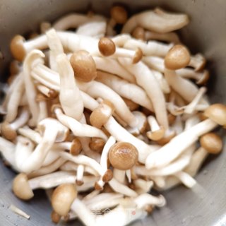 肉末蟹味菇炒茭白的做法步骤：3
