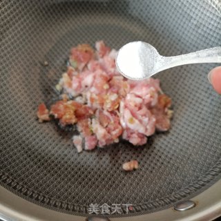 肉末蟹味菇炒茭白的做法步骤：10