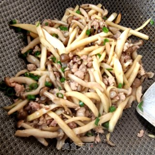 肉末蟹味菇炒茭白的做法步骤：19