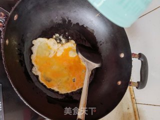 蛋炒青红双丝的做法步骤：2