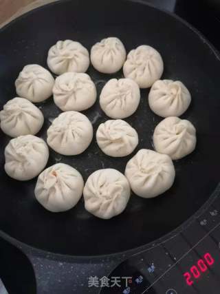 水煎包子的做法步骤：4