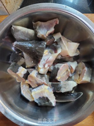 鲟龙鱼清汤的做法步骤：2