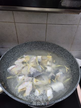 鲟龙鱼清汤的做法步骤：6