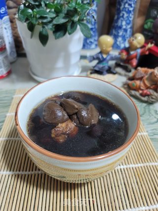 黑蒜猪骨汤的做法步骤：6