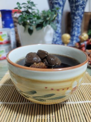 黑蒜猪骨汤的做法步骤：7