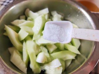 爽口菜瓜的做法步骤：3