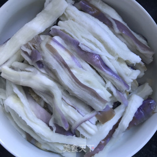 油泼手撕茄子的做法步骤：5
