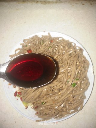 酸辣凉拌荞麦面的做法步骤：5