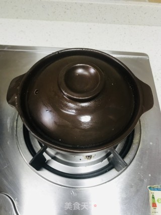 砂锅焖花螺的做法步骤：6