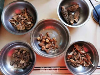杂菌焖豆腐的做法步骤：1