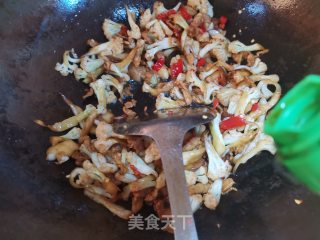 剁辣椒花菜炒肉的做法步骤：7