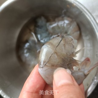 虾滑丝瓜汤的做法步骤：3