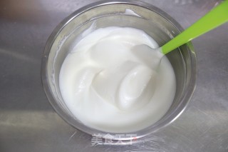 蓝莓酱天使蛋糕卷的做法步骤：11