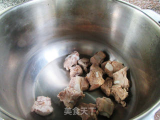 小油豆腐丝瓜排骨汤的做法步骤：4