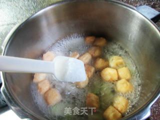 小油豆腐丝瓜排骨汤的做法步骤：11