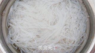 蒜蓉粉丝花蛤的做法步骤：3