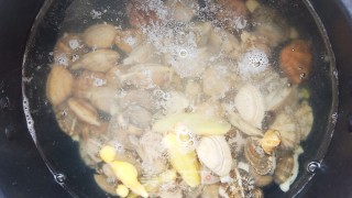 蒜蓉粉丝花蛤的做法步骤：5