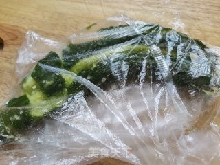 拍黄瓜的做法步骤：2
