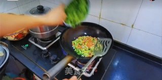虾仁蛋炒饭的做法步骤：17