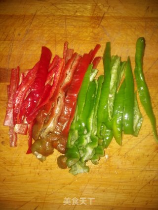 双椒烧豆皮的做法步骤：2