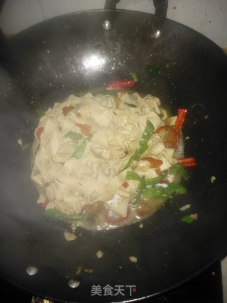 双椒烧豆皮的做法步骤：11