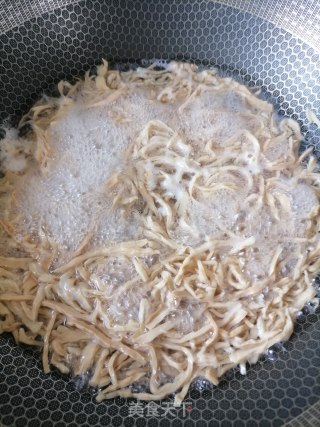 凉拌笋丝的做法步骤：1