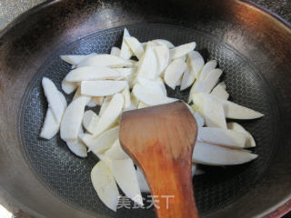 茭白炒烤火腿的做法步骤：5