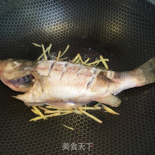 豆腐炖鲈鱼的做法步骤：4