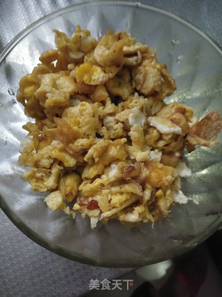五彩蛋炒饭的做法步骤：3