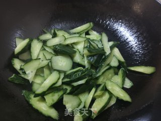 青椒黄瓜炒鸡蛋的做法步骤：6