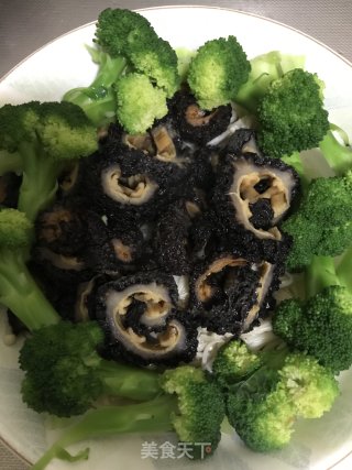 清凉消暑：西兰花金针菇拌海参的做法步骤：6