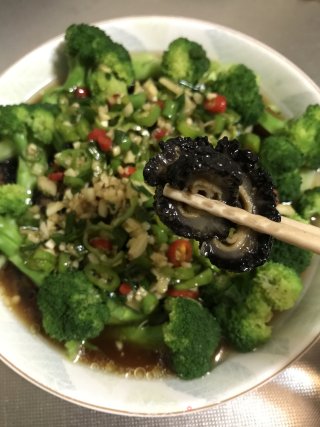 清凉消暑：西兰花金针菇拌海参的做法步骤：10