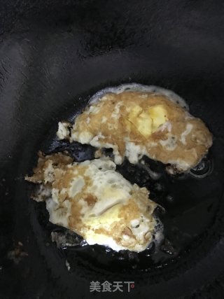 清凉消暑：荷包蛋煮鱼汤的做法步骤：3