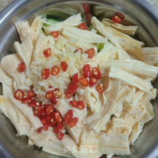 凉拌黄瓜腐竹的做法步骤：4