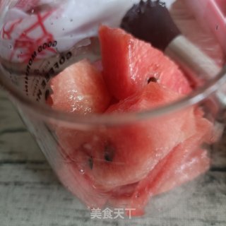 西瓜气泡水的做法步骤：2