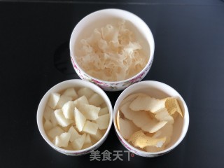 小吊梨汤的做法步骤：1