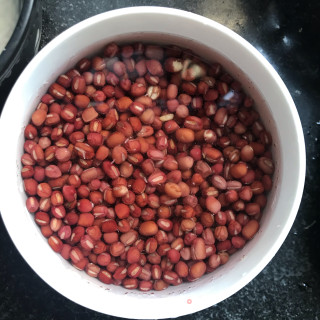 山药红豆稀饭的做法步骤：1