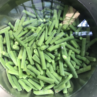 凉拌蒜蓉豇豆的做法步骤：4