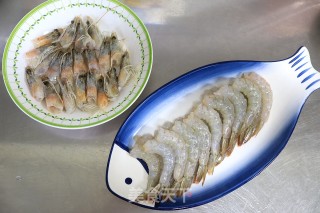 猪肉大虾锅贴的做法步骤：4