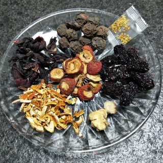 酸梅汤的做法步骤：1