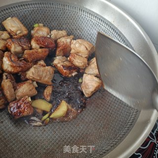 茭白冻豆腐烧排骨的做法步骤：13