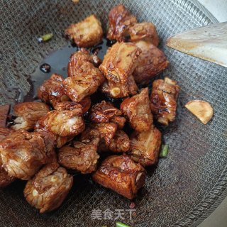 茭白冻豆腐烧排骨的做法步骤：14