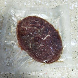 黑椒牛排意面的做法步骤：1