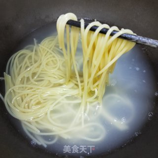 黑椒牛排意面的做法步骤：3