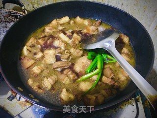 猪肉炖白菜的做法步骤：2