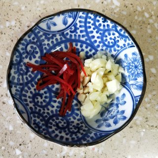 蒜香生菜的做法步骤：2