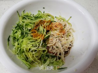 金针菇拌黄瓜的做法步骤：6