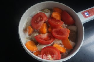 夏日养生靓汤|番茄山药香菇蹄髈汤的做法步骤：9