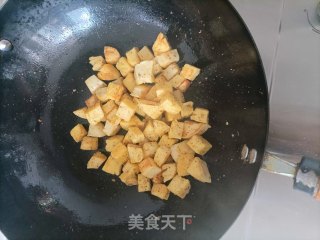 椒盐馒头丁的做法步骤：6