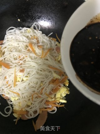 炒米粉的做法步骤：5